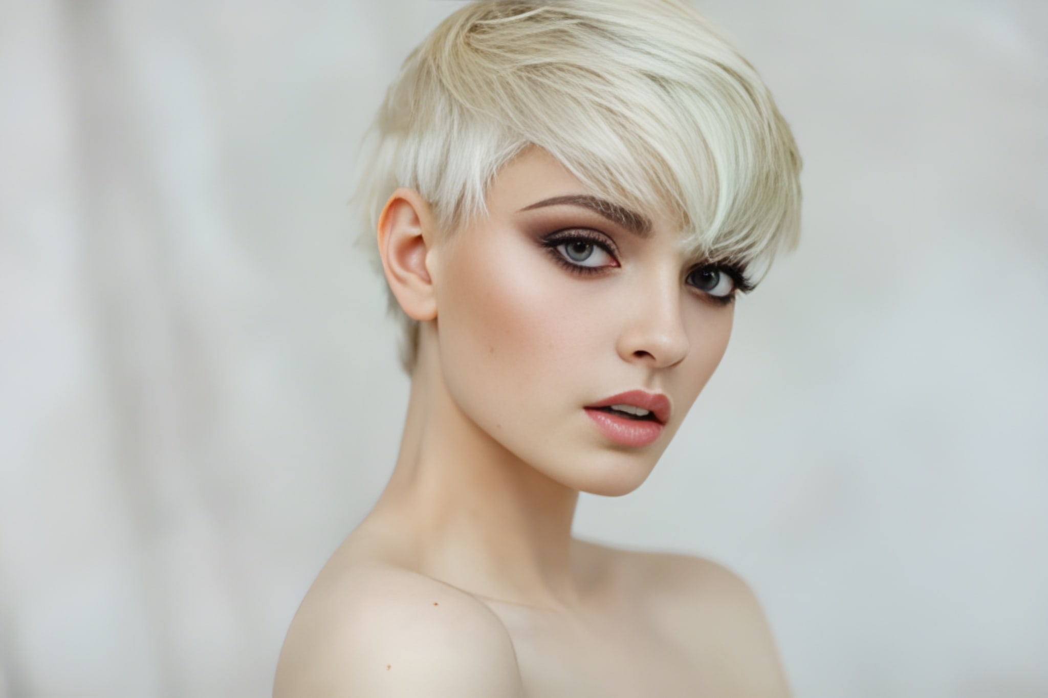 Pixie blond platine